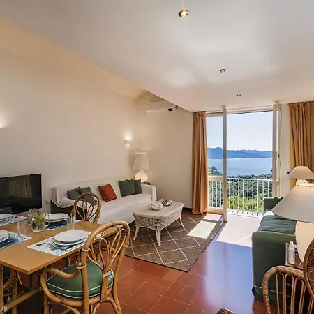 Orizzonte Blu With Terrace By Wonderful Italy